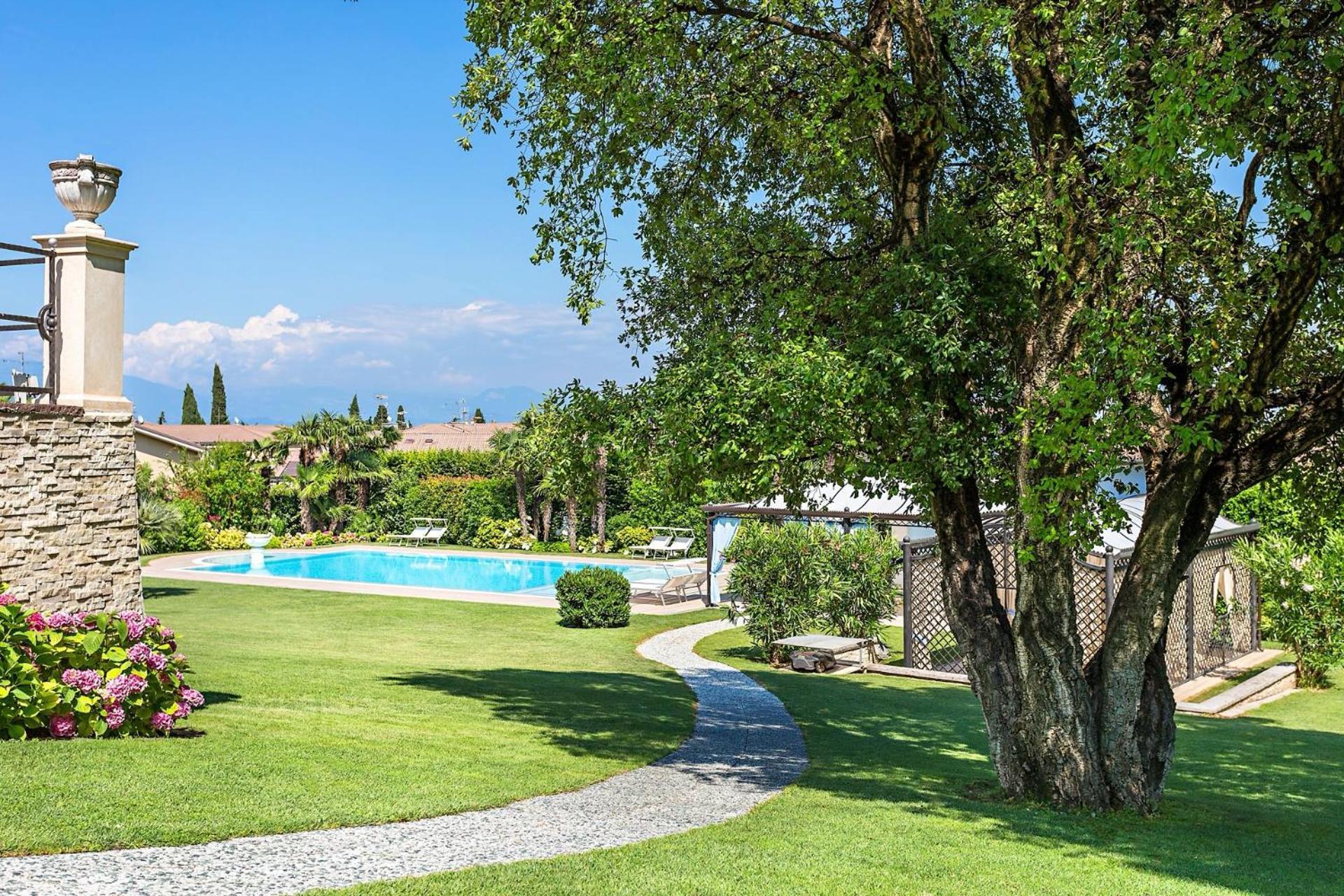 Villa Angela - Italian Homing Desenzano del Garda Exterior photo